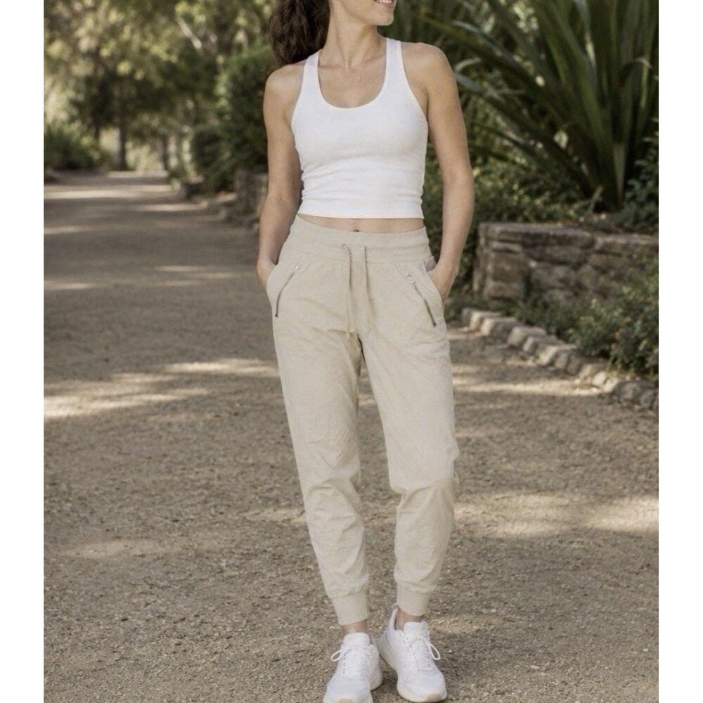 Athleta Trekkie North High Rise Jogger Pants Tan Beige Size 6 Hiking Outdoor